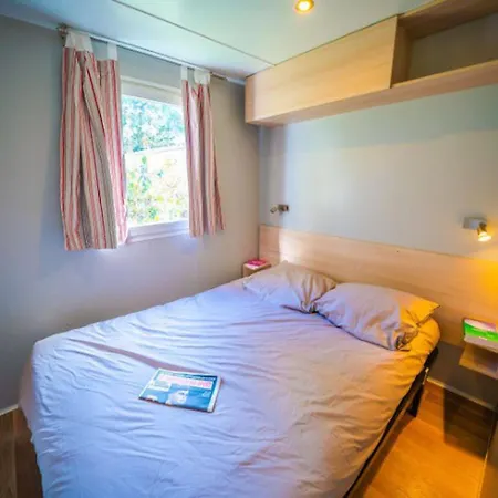 Mobil Confortable - 4 Pers. - Api-1-52-2189 * Balaruc-les-Bains
